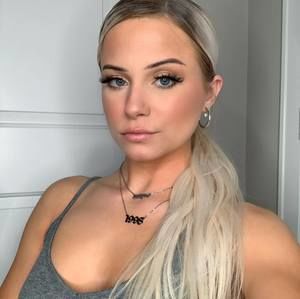 Meet your Posher, Casey